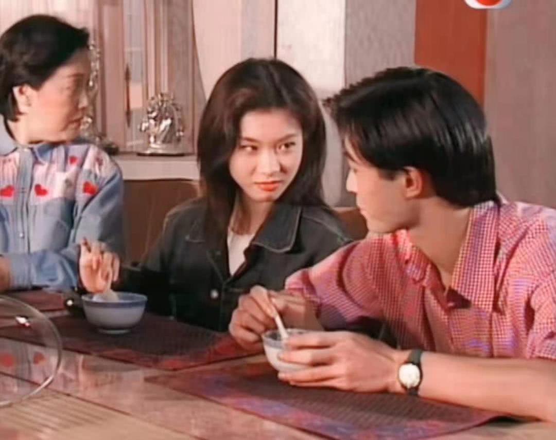 简佩筠个人资料写真作品