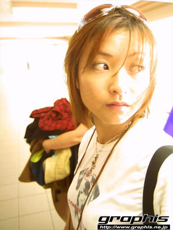 小室友里个人资料写真作品