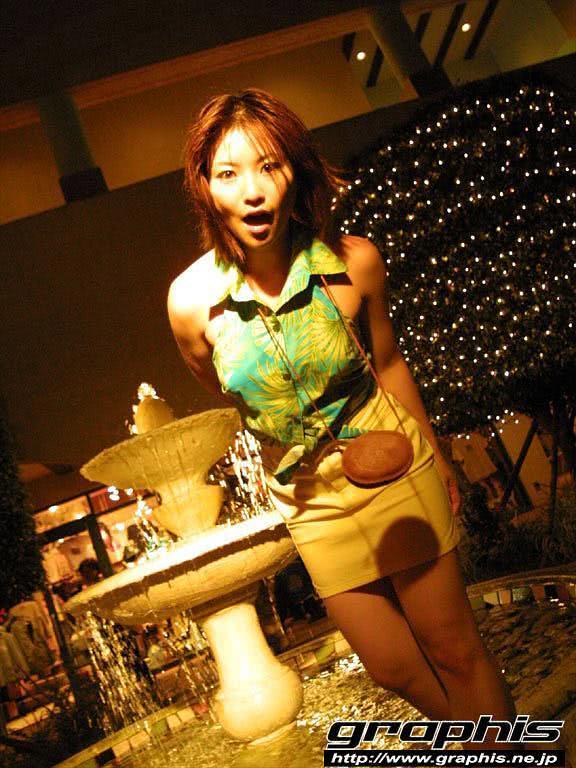 小室友里个人资料写真作品