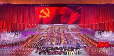 ​七一晚会明星合影看花眼，顶级流量们同框不停，追星粉的春天