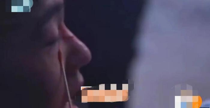 于朦胧眼睛受伤视频曝光被道具戳伤流血不止，忍痛问：我不会瞎吗