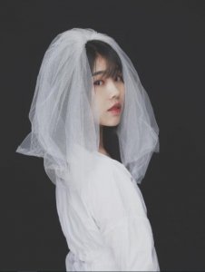 ​李琦女儿晒照，甜美可人与粗犷父亲大不同，18岁才知老爸是明星