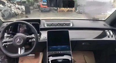 ​颠覆性设计，大尺寸中控触控屏，全新奔驰S级实车曝光