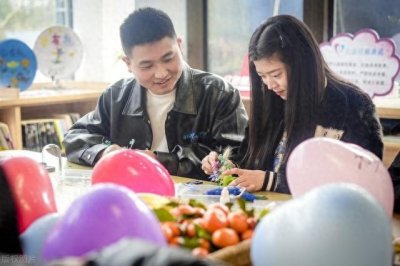 ​如果一个女孩子问你有多爱她，要怎么回答才是最好的答...