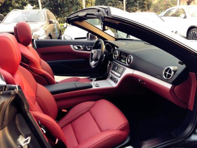 SL400：它曾是一台落地超过100万的奔驰双门跑车-