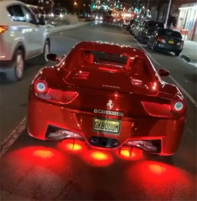 “鬼火版”法拉利458，落地410万，全车“禁忌红”，还改装氛围灯-