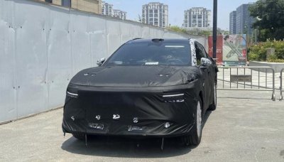 ​车身长度接近5米，极氪CX1E最新谍照曝光