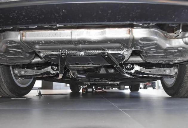 奥迪A6L低配40TFSI，全部落地价36.92万左右，高级性可圈可点-