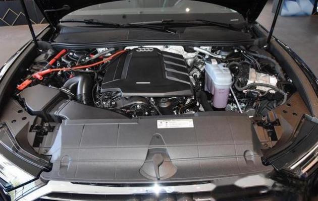 奥迪A6L低配40TFSI，全部落地价36.92万左右，高级性可圈可点-
