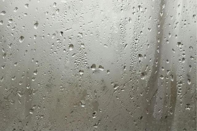 门窗玻璃起雾或自爆的原因是什么-