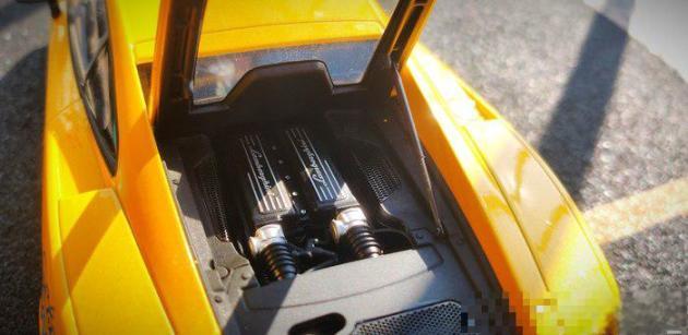 【我的Z+态度】1:18奥拓兰博基尼盖拉多LP560车模评测-