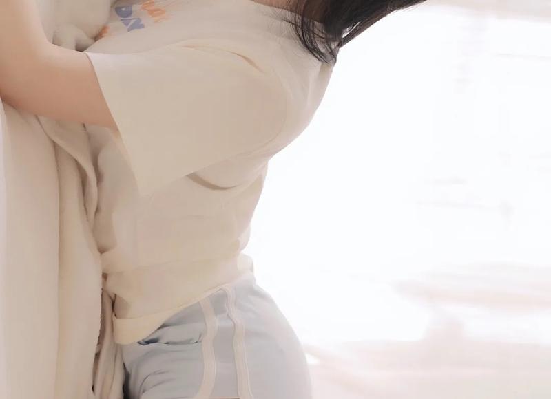  一个陌生女人说给我500万，让我跟老公离婚