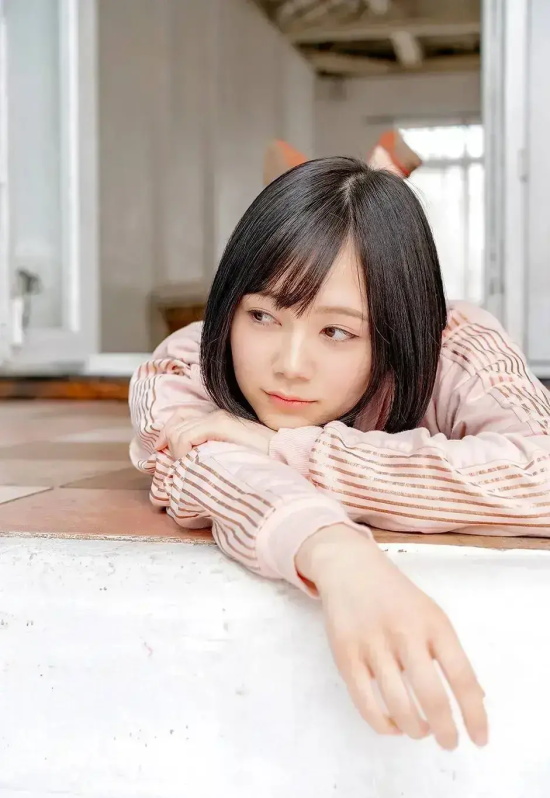 岛国演艺界王牌颜值担当凉森玲梦美图分享，超越时代的天使！