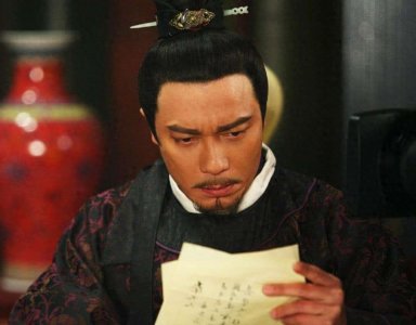 ​秦桧两个后人：一个要拆掉祖先跪像，一个最大心愿请岳飞后人吃饭