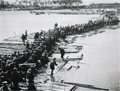 ​98年抗洪，渡江战役以来最大规模兵力调动，上百名将军上阵指挥