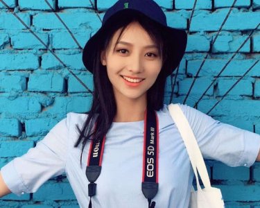 ​《破冰行动》中“货真价实”的兵妹妹，生活照气质出众，太美了