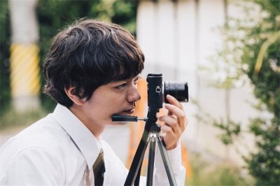 ​生日快乐！《最初的晚餐》曝剧照为染谷将太庆生