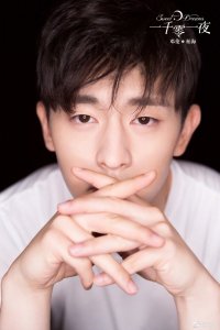 ​《一千零一夜》曝海报 邓伦配迪丽热巴CP感满满