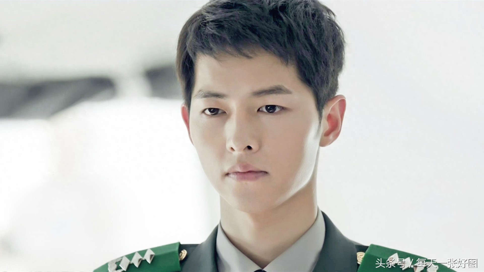 高清剧照系列之太阳的后裔宋仲基宋慧乔