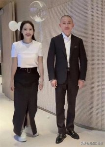 ​聂远47岁生日秀恩爱，妻子一脸幸福，澄清每月没有300万生活费