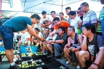 ​价格暴跌90%！揭秘文玩核桃崩盘史