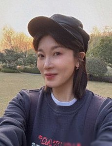 ​张棪琰晒俩娃正面照，儿子瘦高个斯文帅气，女儿长相似爸颜值一般