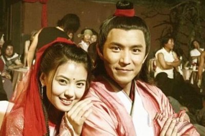 ​他是痴情于高圆圆的宋青书，是知名芭蕾舞演员，年轻时候帅气无比