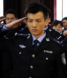 ​演员是安：戏演的很不错，就是名字太特别，出道20年不温不火