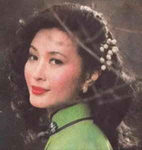 ​66岁方舒近照曝光，满脸沧桑判若两人，失败的婚姻成为她一生的痛