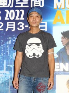 ​钱小豪近照瘦脱相，59岁仍替儿子操心，供他开赛车学泰拳及考船照