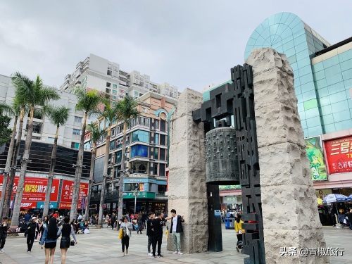 深圳这条土豪商业街，美女如云花钱如流水，人气旺全城人都来购物