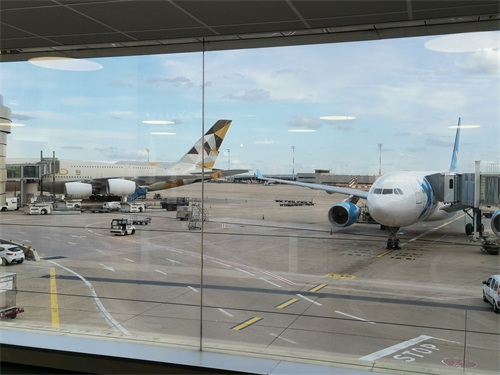 法国夏尔·戴高乐国际机场的印记