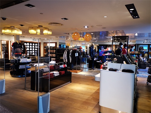 法国夏尔·戴高乐国际机场的印记