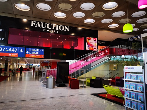 法国夏尔·戴高乐国际机场的印记