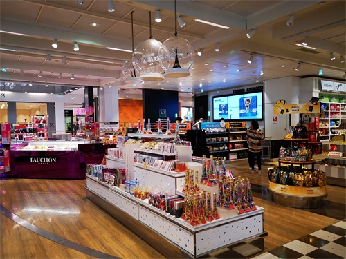 法国夏尔·戴高乐国际机场的印记