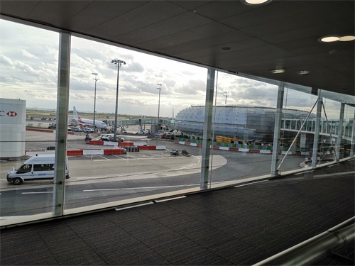 法国夏尔·戴高乐国际机场的印记