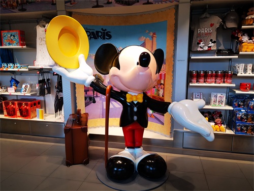 法国夏尔·戴高乐国际机场的印记