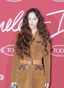 ​郑秀晶现在的经纪公司(郑秀晶与SM娱乐合约到期)