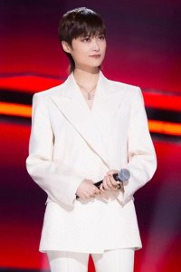 ​歌手李宇春火遍娱乐圈的原因