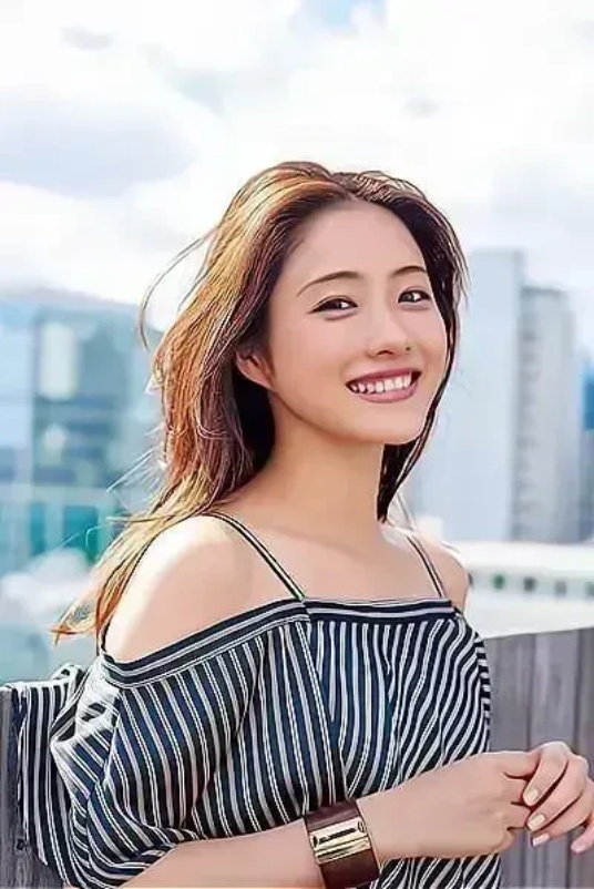 岛国励志美神：石原里美是那种只要一笑，就值得拥有最好的女孩