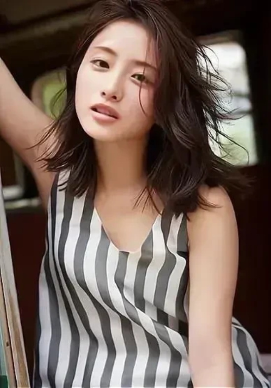 岛国励志美神：石原里美是那种只要一笑，就值得拥有最好的女孩