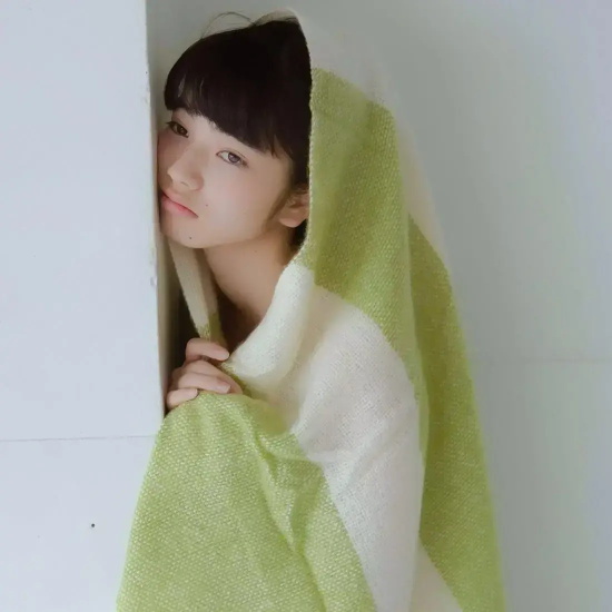 霓虹国的“男神收割机”：小松菜奈清纯女高中生图片合集