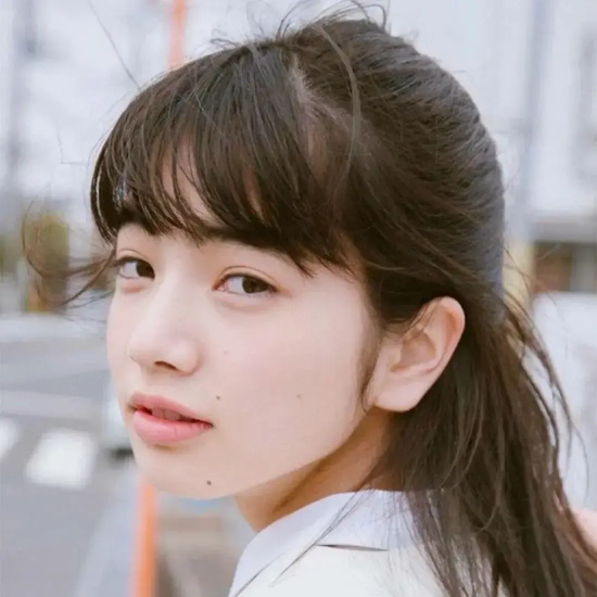 霓虹国的“男神收割机”：小松菜奈清纯女高中生图片合集