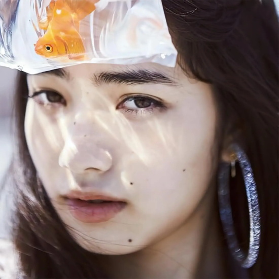 霓虹国的“男神收割机”：小松菜奈清纯女高中生图片合集