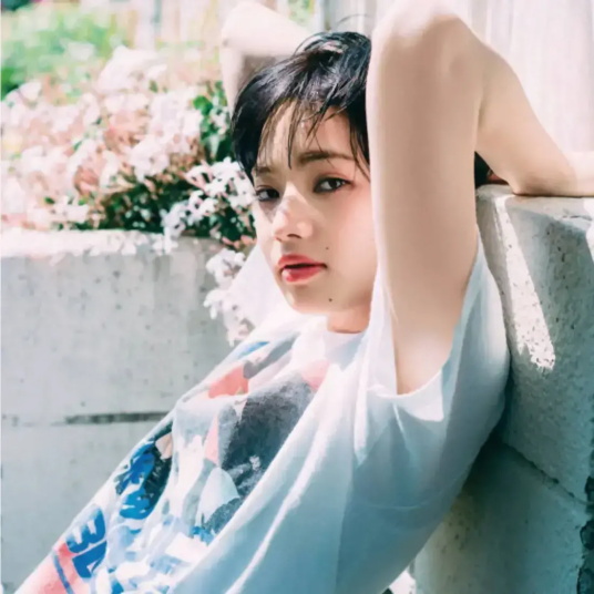 霓虹国的“男神收割机”：小松菜奈清纯女高中生图片合集