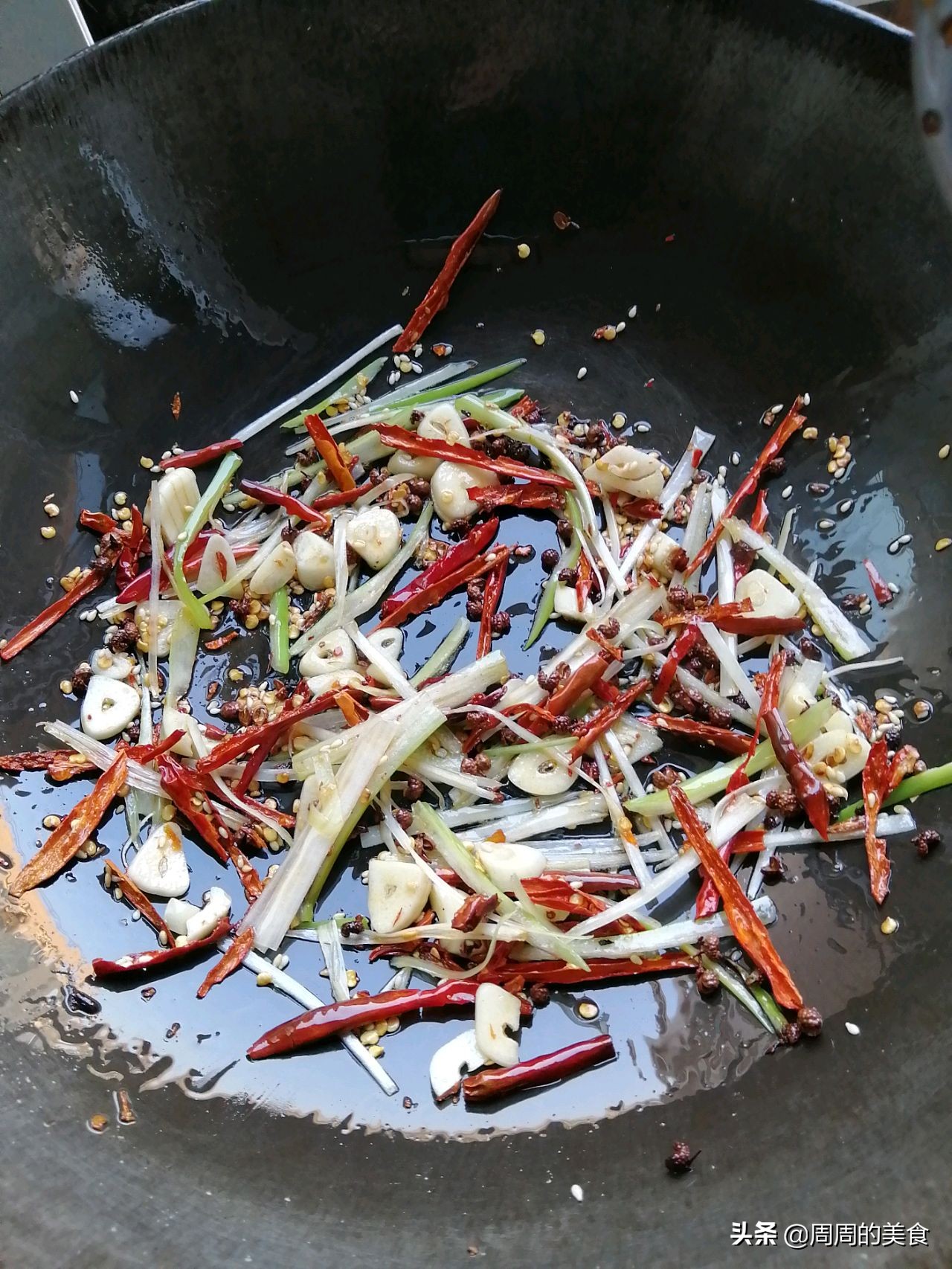 土豆炒多久才熟透(金黄酥脆炒土豆丝制作步骤)