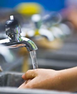 ​水管断了怎么修,自来水的进水管坏了归谁负责