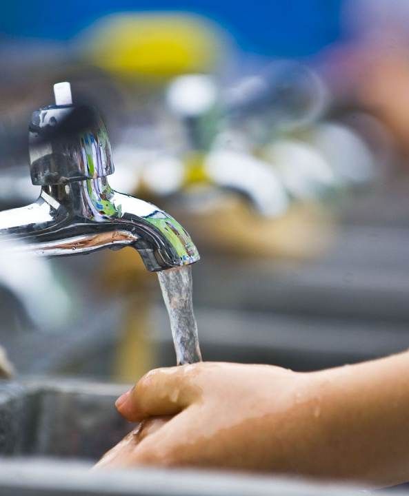 水管断了怎么修,自来水的进水管坏了归谁负责图1