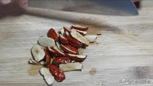 黑豆的作用与功效(黑豆的作用与功能主治)-第2张图片-