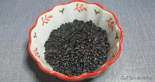 黑豆的作用与功效(黑豆的作用与功能主治)-第1张图片-